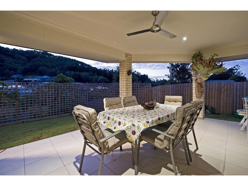 1 Gellert Close, Maudsland QLD 4210