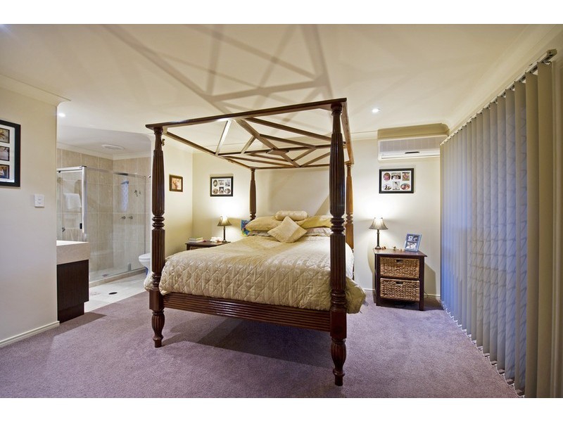 1 Gellert Close, Maudsland QLD 4210