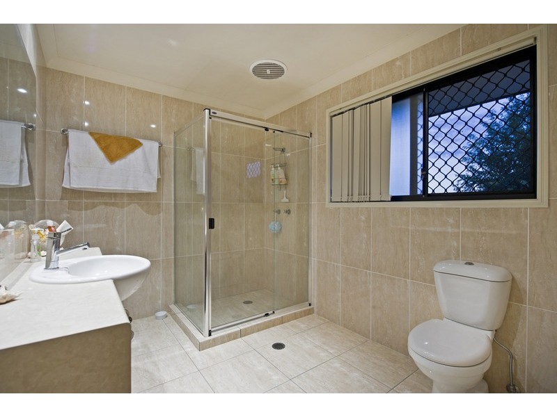 1 Gellert Close, Maudsland QLD 4210