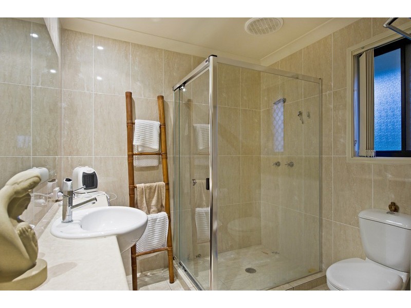 1 Gellert Close, Maudsland QLD 4210