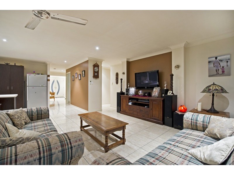 1 Gellert Close, Maudsland QLD 4210