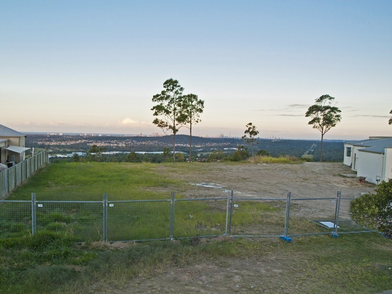 Pacific Pines QLD 4211