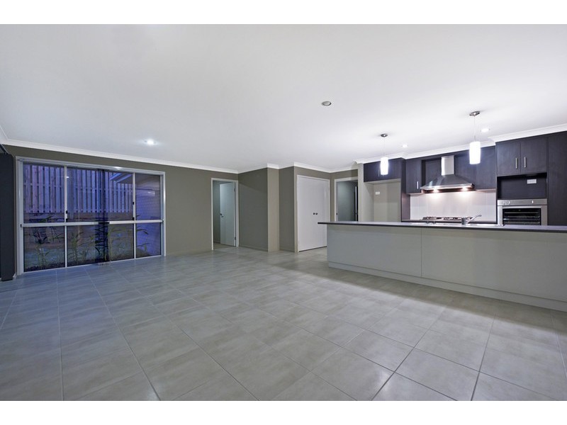 59 Wunburra Circle, Pacific Pines QLD 4211