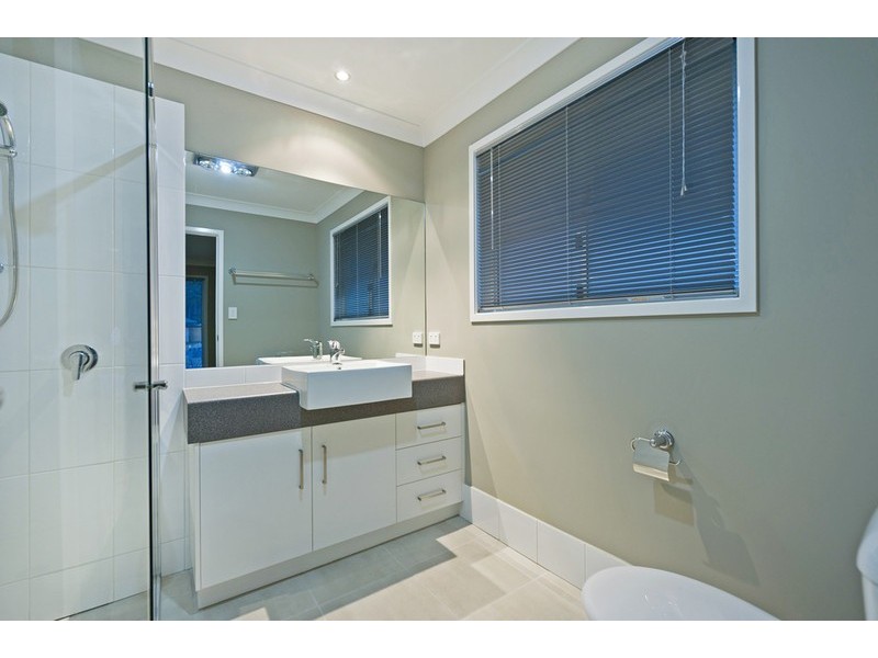 59 Wunburra Circle, Pacific Pines QLD 4211