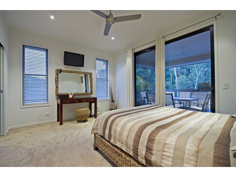 18 McGuire Court, Maudsland QLD 4210