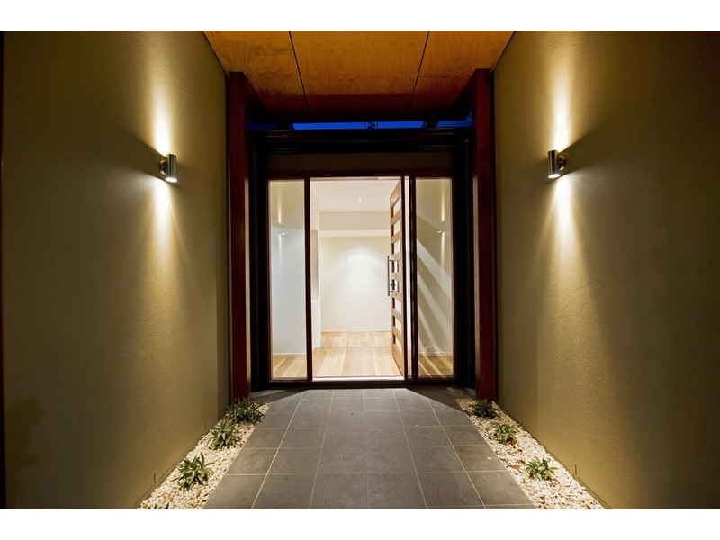 18 McGuire Court, Maudsland QLD 4210