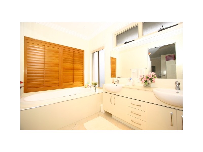 7405 Ellensbrook Drive, Hope Island QLD 4212