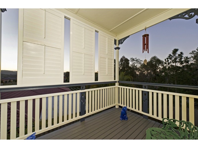 40 Manra Way, Pacific Pines QLD 4211