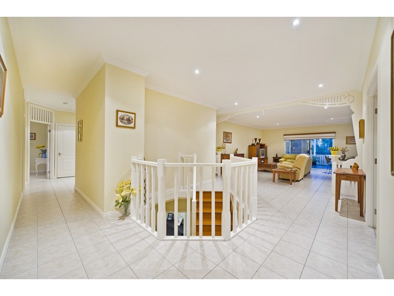 40 Manra Way, Pacific Pines QLD 4211