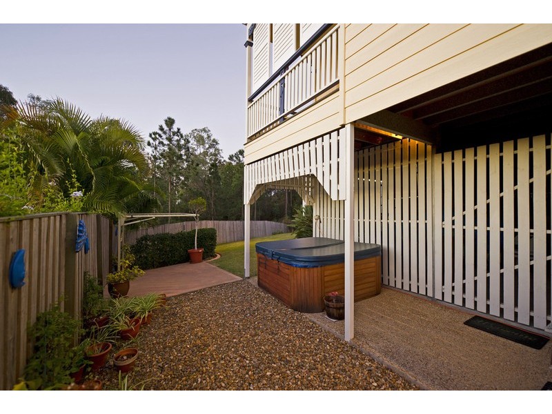 40 Manra Way, Pacific Pines QLD 4211