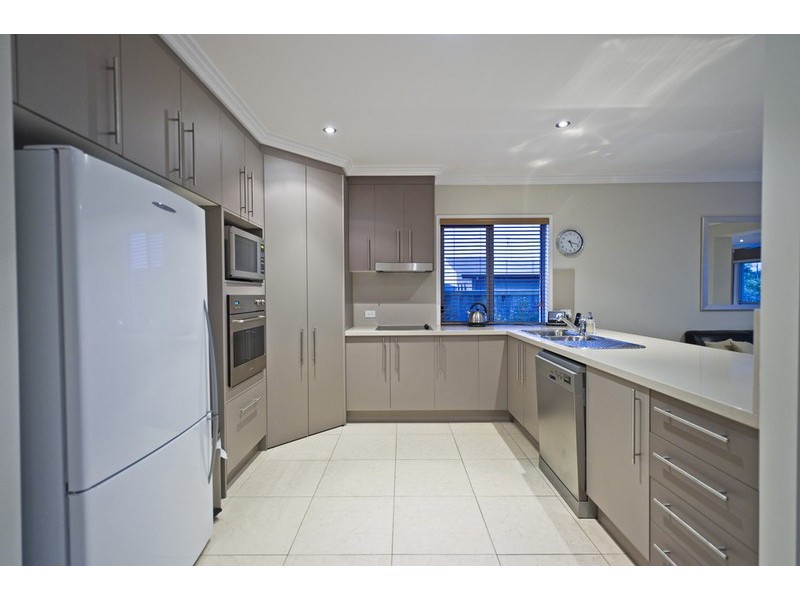 55 Hillary Circuit, Pacific Pines QLD 4211