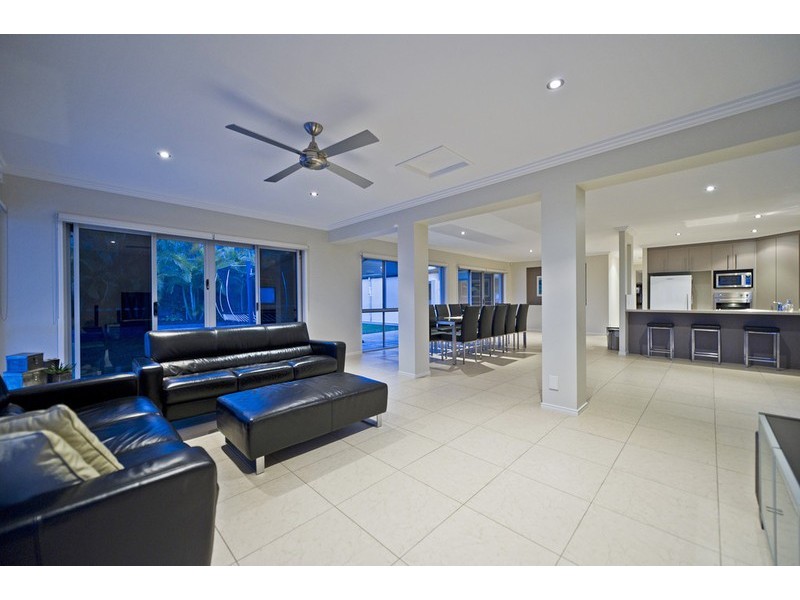 55 Hillary Circuit, Pacific Pines QLD 4211