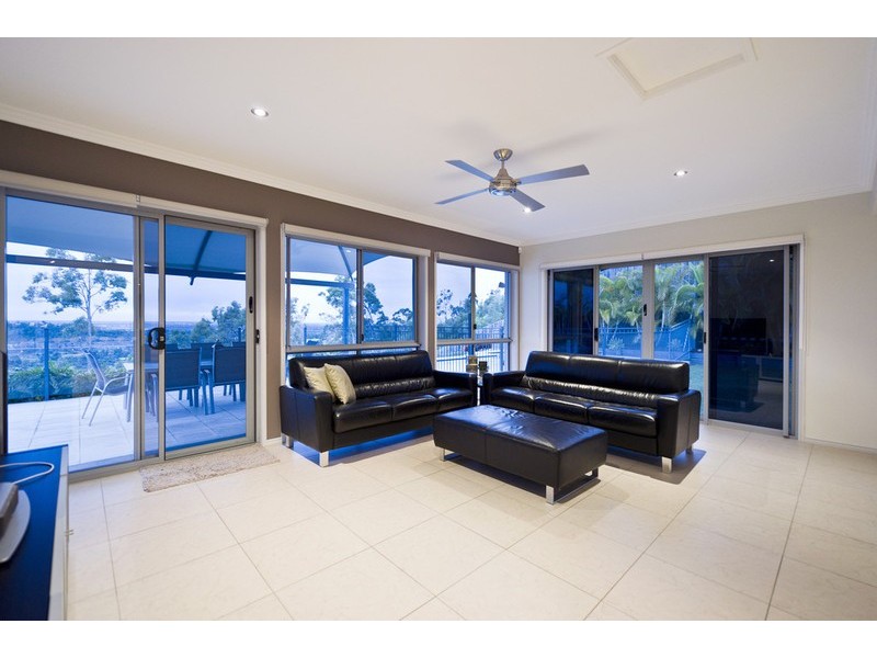 55 Hillary Circuit, Pacific Pines QLD 4211