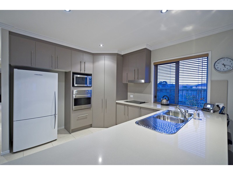 55 Hillary Circuit, Pacific Pines QLD 4211