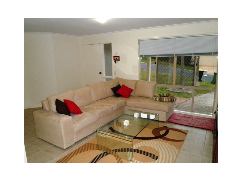 8 Malekula Rise, Pacific Pines QLD 4211