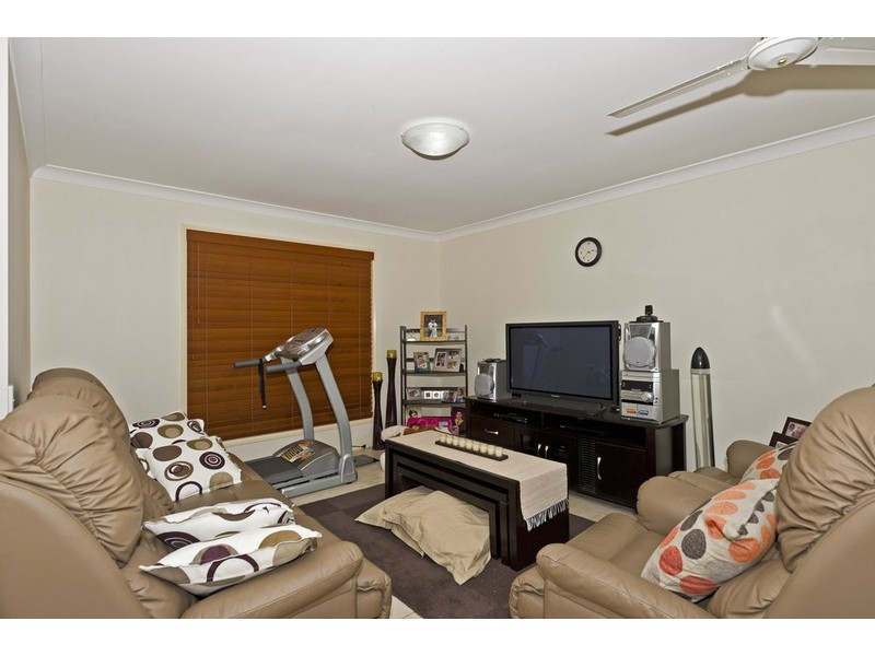 13 Penrhyn Street, Pacific Pines QLD 4211