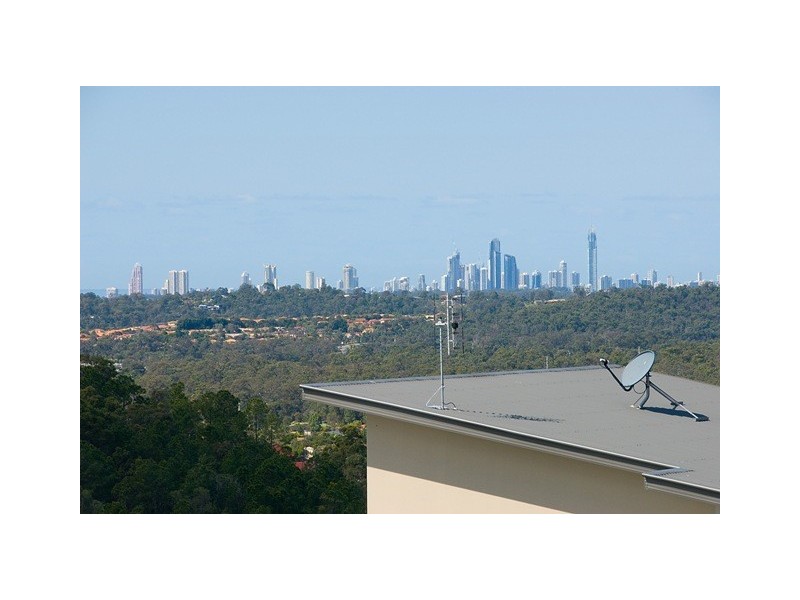 4 Hillary Circuit, Pacific Pines QLD 4211