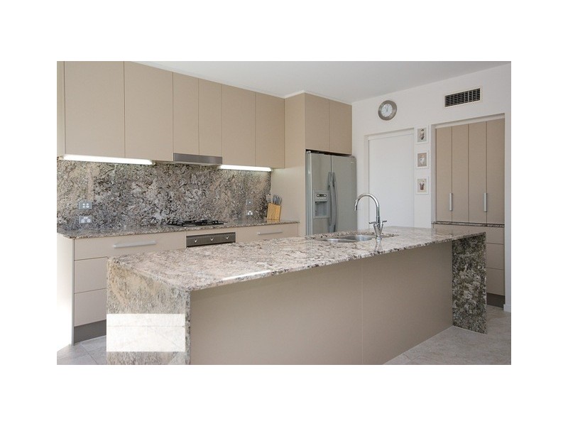 4 Hillary Circuit, Pacific Pines QLD 4211