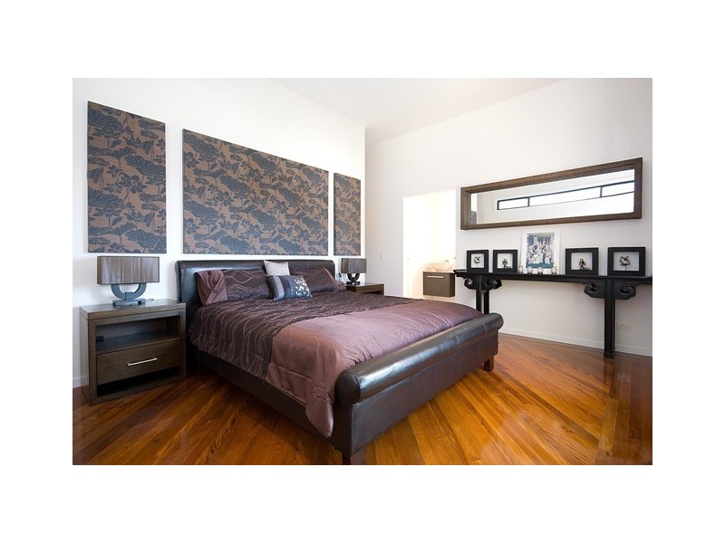 4 Hillary Circuit, Pacific Pines QLD 4211