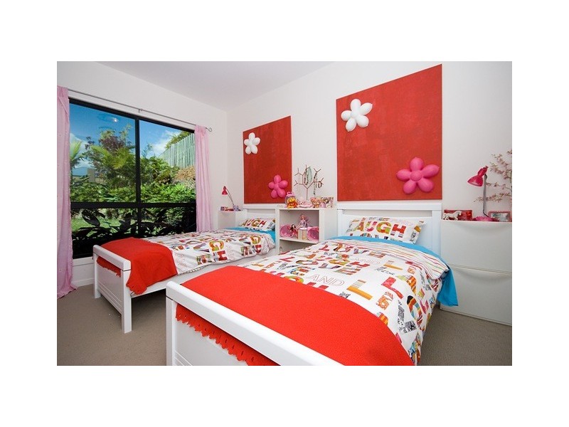 4 Hillary Circuit, Pacific Pines QLD 4211