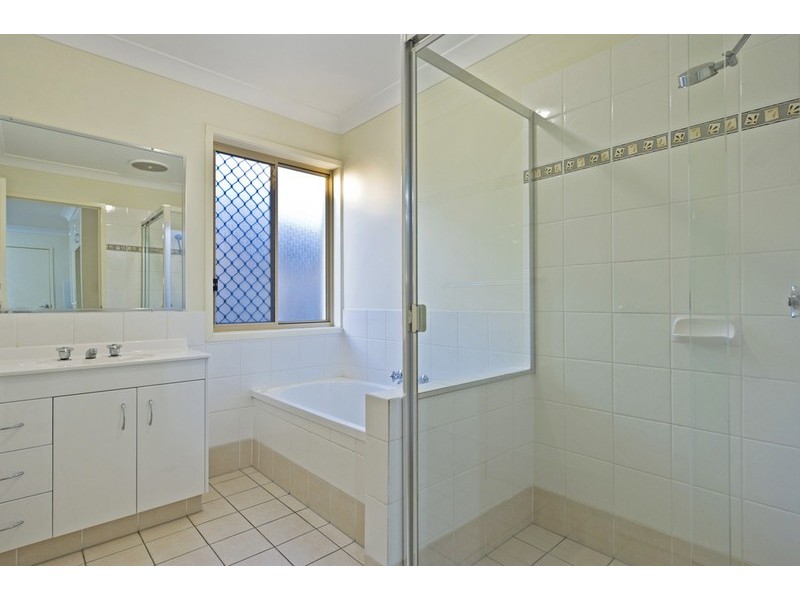 9 Taske Rise, Pacific Pines QLD 4211