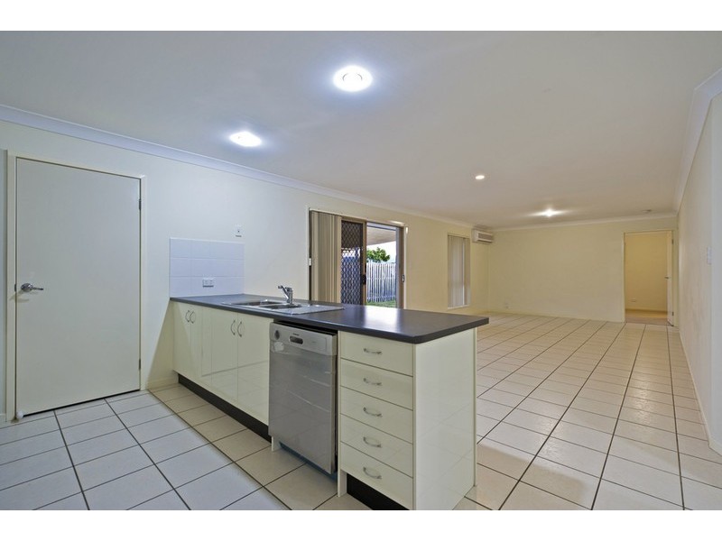 9 Taske Rise, Pacific Pines QLD 4211