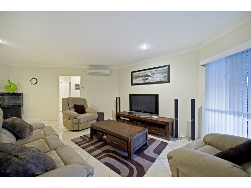 4A Whitely Circuit, Maudsland QLD 4210