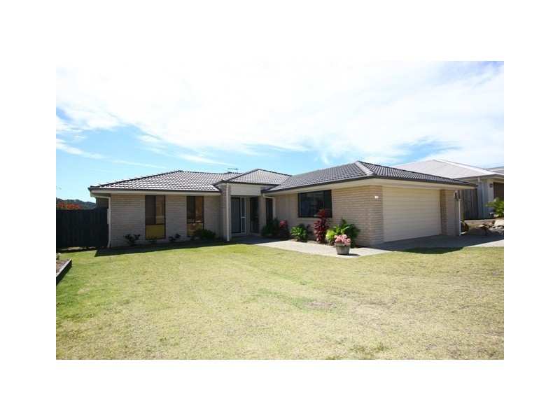 102 Wunburra Circle, Pacific Pines QLD 4211