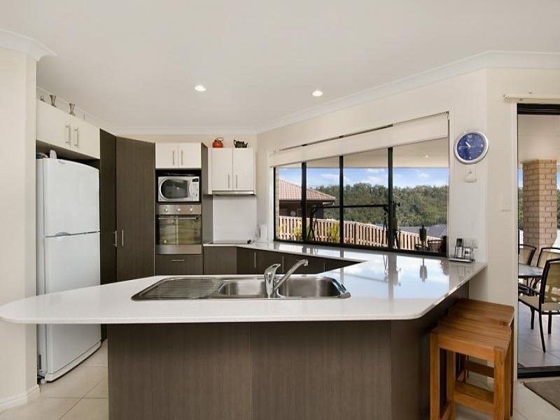 102 Wunburra Circle, Pacific Pines QLD 4211