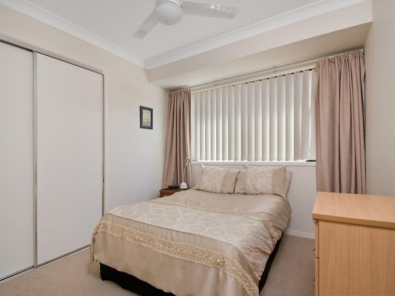 102 Wunburra Circle, Pacific Pines QLD 4211