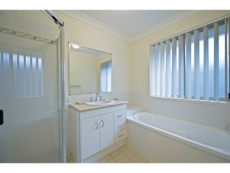 24 Lilyvale Crescent, Ormeau QLD 4208