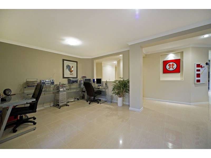 12 Hillary Circuit, Pacific Pines QLD 4211