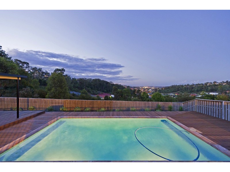 12 Hillary Circuit, Pacific Pines QLD 4211