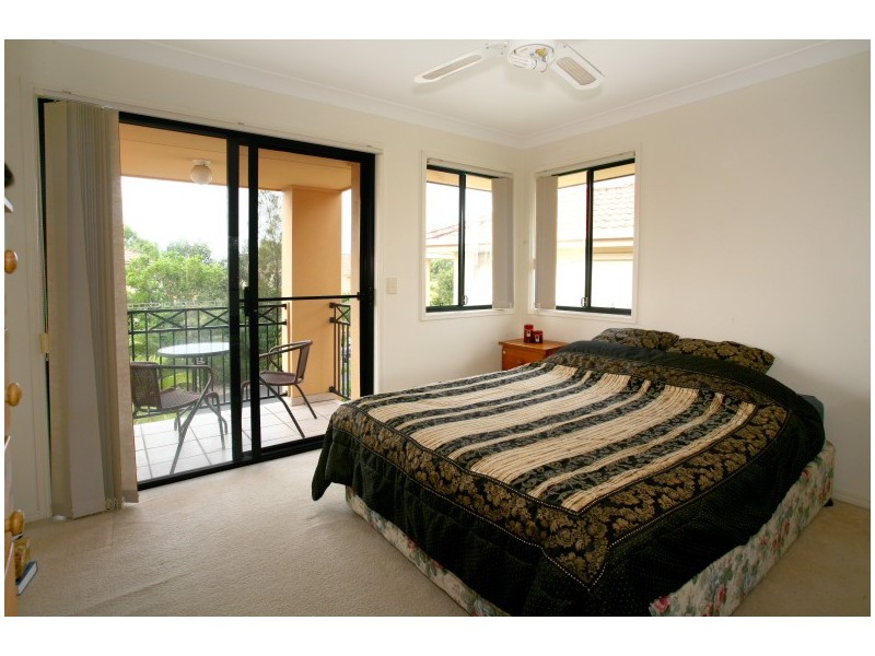 24/19 Harrow Place, Arundel QLD 4214