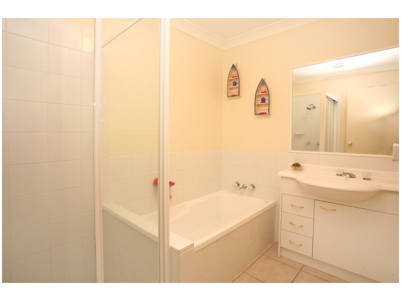 24/19 Harrow Place, Arundel QLD 4214