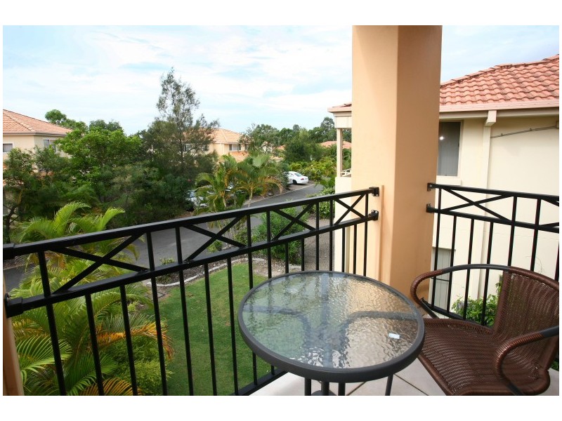 24/19 Harrow Place, Arundel QLD 4214