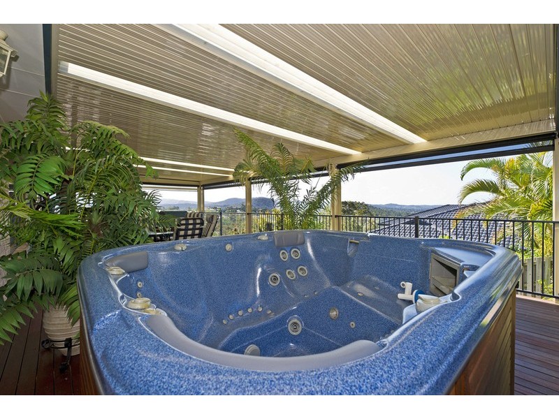 50 Manra Way, Pacific Pines QLD 4211