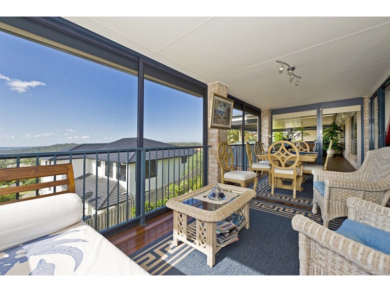 50 Manra Way, Pacific Pines QLD 4211
