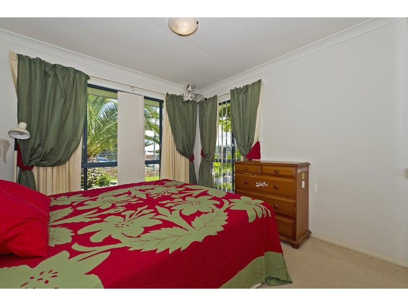 50 Manra Way, Pacific Pines QLD 4211