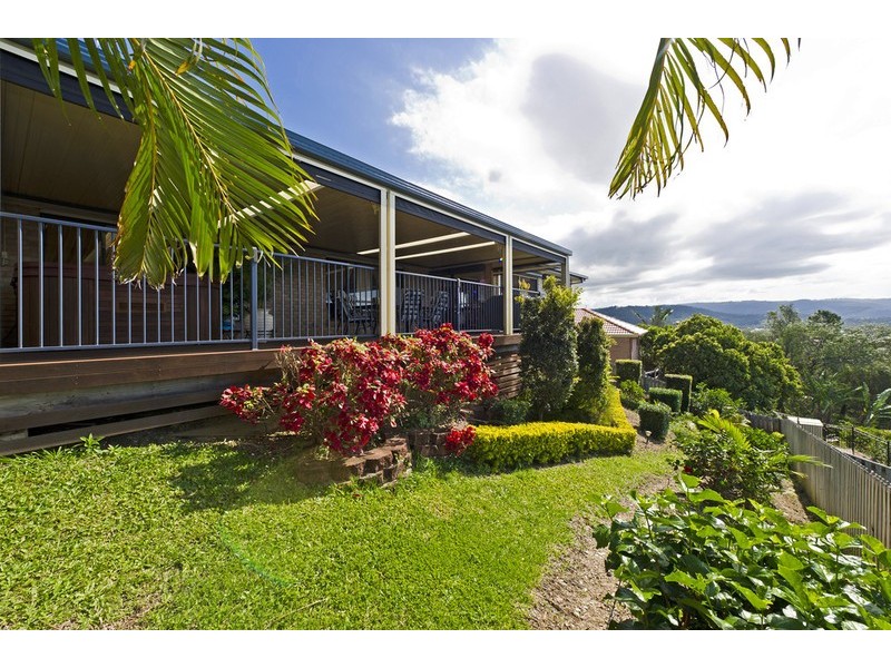 50 Manra Way, Pacific Pines QLD 4211