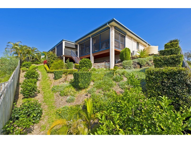 50 Manra Way, Pacific Pines QLD 4211