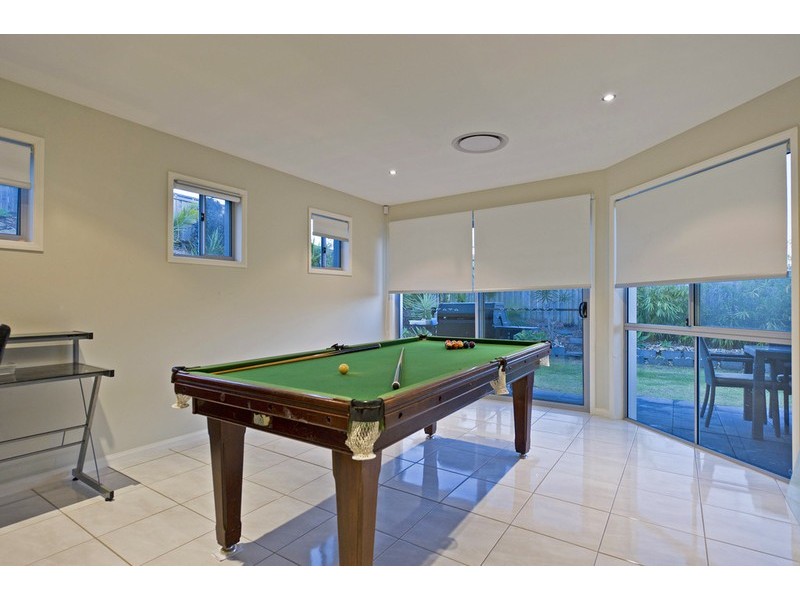 27 Laughlen Chase, Pacific Pines QLD 4211