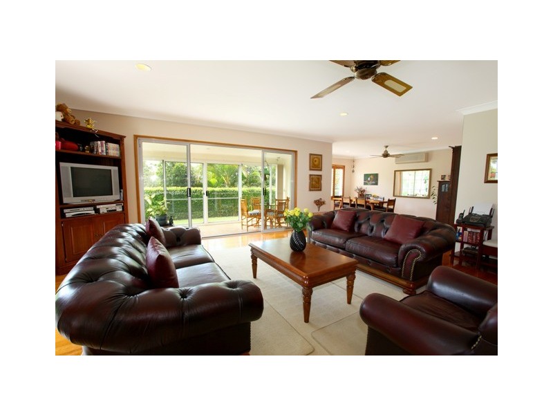 2 Urangan Court, Helensvale QLD 4212