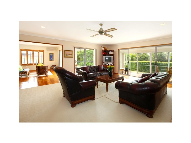 2 Urangan Court, Helensvale QLD 4212