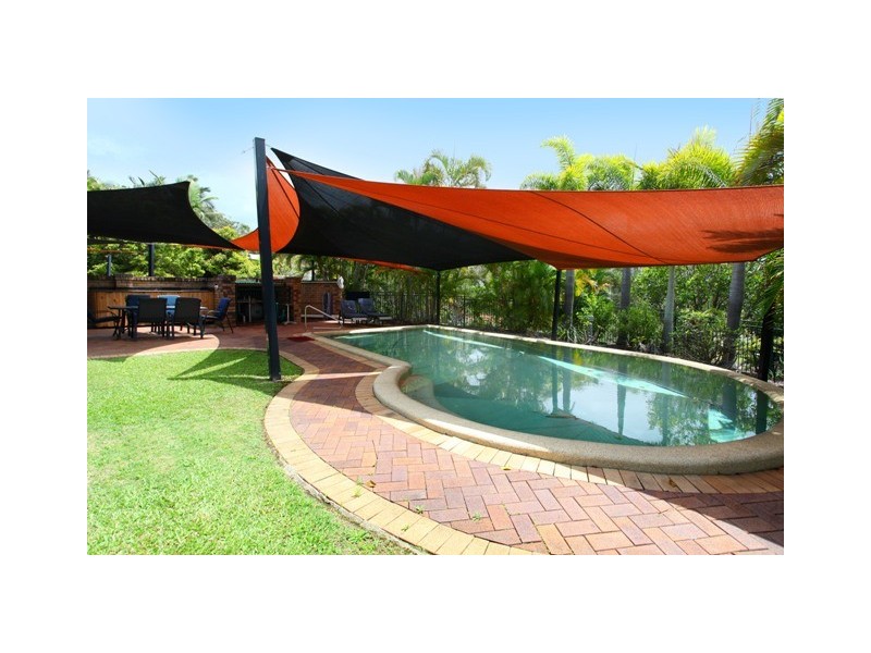 2 Urangan Court, Helensvale QLD 4212