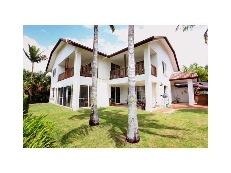 2 Urangan Court, Helensvale QLD 4212