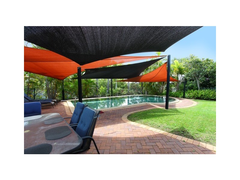 2 Urangan Court, Helensvale QLD 4212