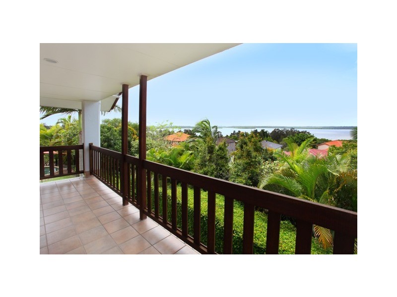 2 Urangan Court, Helensvale QLD 4212