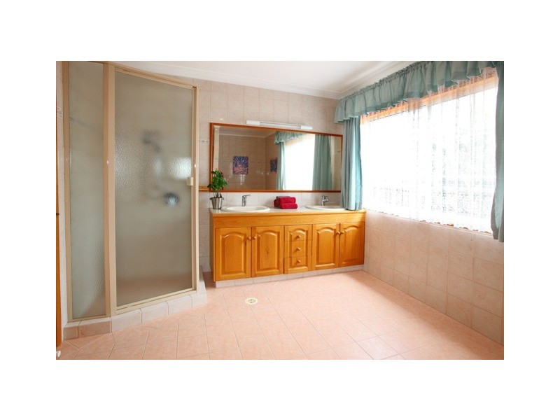 2 Urangan Court, Helensvale QLD 4212