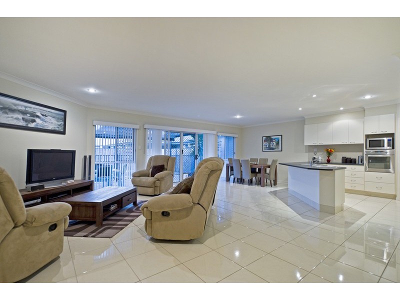 4A Whitely Circuit, Maudsland QLD 4210